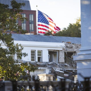 ΗΠΑ: Ο Τραμπ γκρέμισε τμήμα του Λευκού Οίκου για να οικοδομηθεί αίθουσα χορού