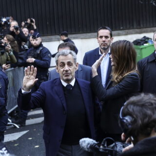 Γαλλία: Ο Σαρκοζί κατέθεσε αίτημα αποφυλάκισης