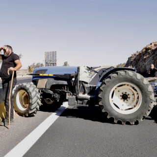 Κρήτη: Νέα μπλόκα αγροτοκτηνοτρόφων στον ΒΟΑΚ