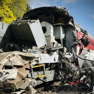 Μετωπική σύγκρουση τρένων στη Σλοβακία: Δεν υπάρχουν αναφορές για θανάτους – Έρευνα για τα αίτια