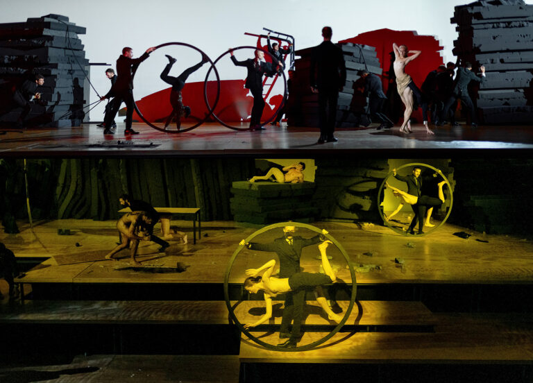 THIS THAT KEEPS ON [2025] - by Dimitris Papaioannou - photo by Julian Mommert