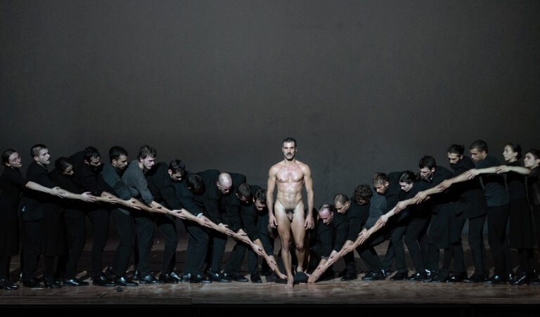 THIS THAT KEEPS ON [2025] - by Dimitris Papaioannou - photo by Julian Mommert