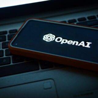 OpenAI: 1,2 εκατ. χρήστες εκφράζουν αυτοκτονικές τάσεις στο ChatGPT