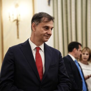 Εμπρηστική επίθεση στο πολιτικό γραφείο του Χάρη Θεοχάρη