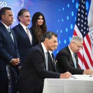 Exxon και Hellenic Energy ανακοινώνουν την έναρξη γεωτρήσεων στο Ιόνιο