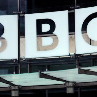Παραιτήσεις στην ηγεσία του BBC μετά τις αντιδράσεις για μοντάζ σε ομιλία του Τραμπ