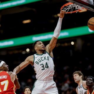 Γιάννης Αντετοκούνμπο: Ελαφριά θλάση υπέστη ο «Greek freak»