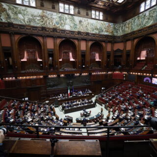 Ιταλία: Η Βουλή εγκρίνει νόμο που ορίζει την απουσία συναίνεσης ως σεξουαλική βία