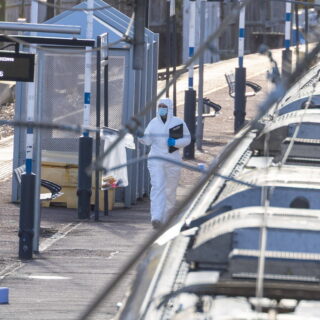 Βρετανία: Ένας 32χρονος κατηγορείται για την επίθεση με μαχαίρι σε τρένο