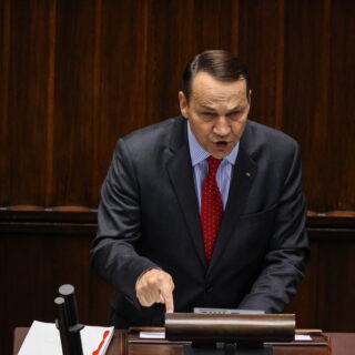 Στα άκρα οι διμερείς σχέσεις Πολωνίας - Ρωσίας: «Θα απαντήσουμε, όχι μόνο διπλωματικά» λέει η Βαρσοβία