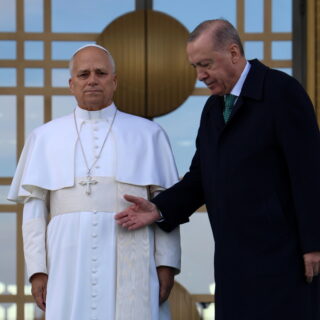 Τουρκία: Ο Ερντογάν υποδέχεται τον πάπα στην Άγκυρα