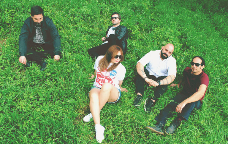 Sugar for the Pill: «Κάθε φορά που γράφουμε ένα νέο δίσκο, καλούμαστε να βουτήξουμε βαθιά μέσα μας»