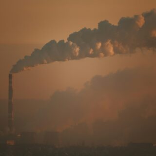 Ρεκόρ εκπομπών διοξειδίου του άνθρακα το 2025 εξαιτίας της καύσης ορυκτών καυσίμων