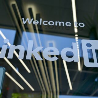 Το LinkedIn θα χρησιμοποιεί δεδομένα χρηστών για εκπαίδευση μοντέλων Τεχνητής Νοημοσύνης