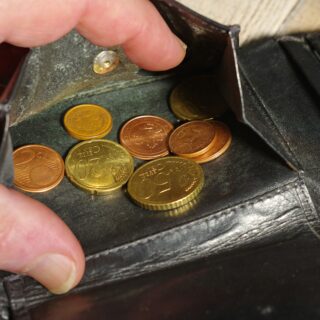 Eurostat: Στην Ελλάδα ο δεύτερος χειρότερος μισθός πλήρους απασχόλησης της ΕΕ