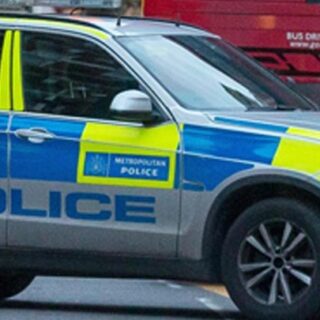 Δέκα τραυματίες, εκ των οποίων οι εννέα σε σοβαρή κατάσταση, σε επίθεση με μαχαίρι σε τρένο στην Αγγλία