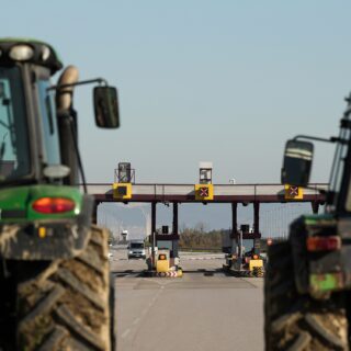 Χαλκιδική: Στον κόμβο της Τρίγλιας συγκεντρώνονται αγρότες και κτηνοτρόφοι