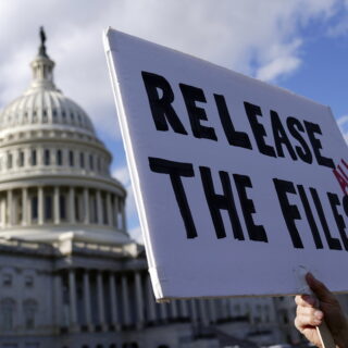 Νέες αποκαλύψεις «καίνε» τον Τραμπ - Ταξίδεψε τουλάχιστον 8 φορές με το ιδιωτικό τζετ του Επστιν