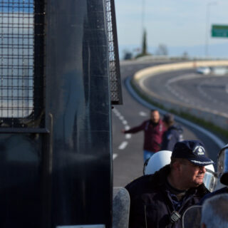 Προθεσμία για να απολογηθούν πήραν οι συλληφθέντες αγρότες στη Λάρισα