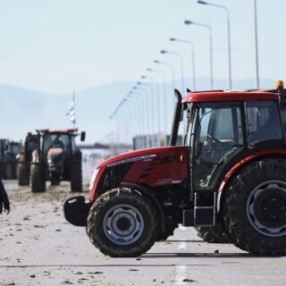 Αγροτικές κινητοποιήσεις: Κλειστή και σήμερα η Εθνική Oδός Αθηνών–Θεσσαλονίκης στη Νίκαια