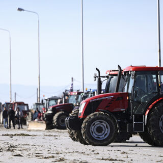 Αγρότες: Αναστολή κινητοποιήσεων στα τελωνεία Ευζώνων και Νίκης