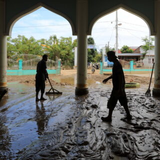 Πλημμύρες στην Ινδονησία: 950 νεκροί, πάνω από 270 αγνοούμενοι