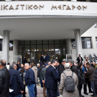 Λάρισα: Αναβλήθηκε η δίκη των δύο συλληφθέντων αγροτών