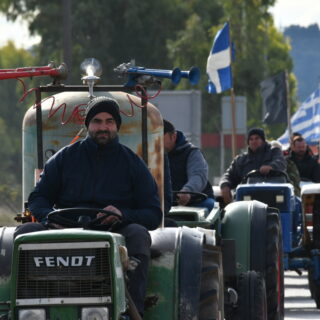 Μηχανοκίνητη πορεία αγροτών στην Πάτρα [ΒΙΝΤΕΟ]