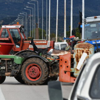 Στον «χορό» των μπλόκων και οι αγρότες της Χαλκιδικής