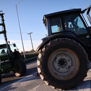 Κοζάνη: Συμβολικός αποκλεισμός των γραφείων του ΟΠΕΚΕΠΕ στο Μαυροδένδρι