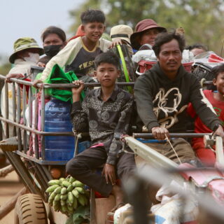 Συγκρούσεις Ταϊλάνδης-Καμπότζης: Μισό εκατομμύριο άνθρωποι εγκαταλείπουν τα σπίτια τους