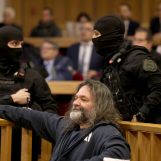 Εισαγγελέας στη δίκη της Χρυσής Αυγής: «Γνήσιο τέκνο ναζιστικής ιδεολογίας»