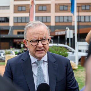 Ο πρωθυπουργός της Αυστραλίας επισκέφθηκε τον «ήρωα» της παραλίας Μπόνταϊ