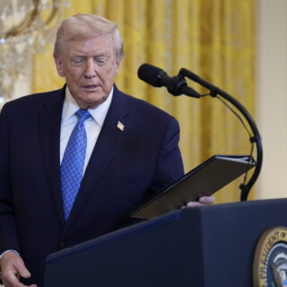 Ο Τραμπ διατάσσει «πλήρη αποκλεισμό» των δεξαμενόπλοιων που κινούνται προς και από τη Βενεζουέλα