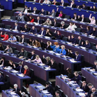 Το Ευρωκοινοβούλιο ενέκρινε ψήφισμα για ασφαλείς αμβλώσεις στην ΕΕ