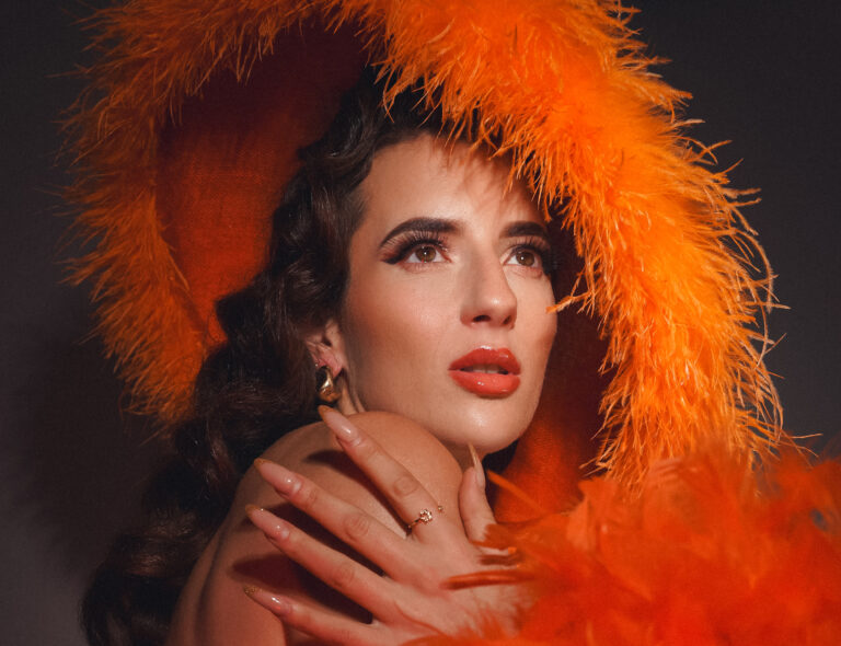 Emma Smith: «Η γέφυρα ανάμεσα στο παρελθόν και το παρόν είναι πολύ μικρότερη απ’ όσο νομίζουμε»