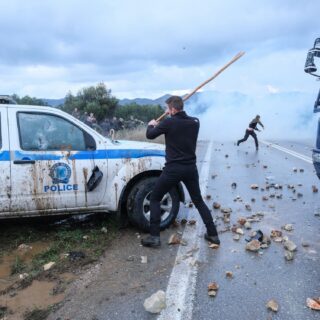 Αποκλεισμένο από αγρότες και κτηνοτρόφους το αεροδρόμιο Χανίων