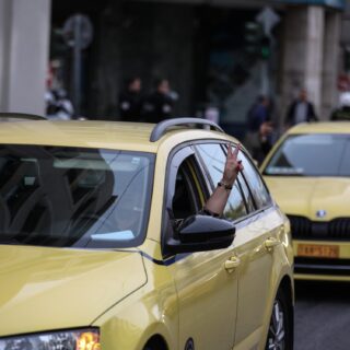 Χωρίς ταξί και σήμερα η Αττική - Το ΣΑΤΑ παρατείνει την απεργία