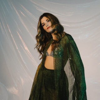 Η Μαρία Κουτσουρλή μας προσκαλεί στον Σταυρό του Νότου club