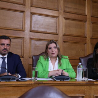 Αγωγή εναντίον της Ζωής Κωνσταντοπούλου κατέθεσε η Μαρία Συρεγγέλα