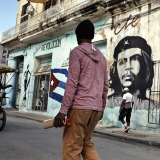 Κούβα: Διαδήλωση μπροστά από την πρεσβεία των ΗΠΑ κατά του αμερικανικού ιμπεριαλισμού