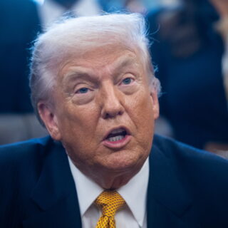 Έναν χρόνο μετά την επιστροφή του στην προεδρία, ο Τραμπ αλλάζει την παγκόσμια τάξη