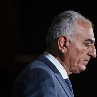 Ρεζά Παχλαβί: Έτοιμος να επιστρέψει στο Ιράν δηλώνει ο γιος του τελευταίου σάχη