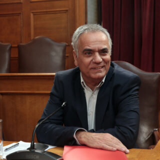 Κόντρα Σκουρλέτη - ΝΔ στην Εξεταστική: «Είστε τσιράκια της οικονομικής ολιγαρχίας»