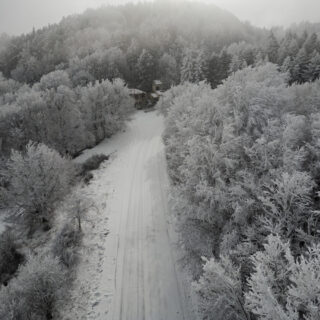 Χιονίζει από τα ξημερώματα στη Δυτ. Μακεδονία - Πού χρειάζονται αλυσίδες