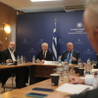 Συνάντηση Τσιάρα με εκπροσώπους αγροτών από τα μπλόκα της Βόρειας Ελλάδας και της Εύβοιας