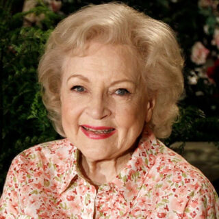 Σαν σήμερα γεννήθηκε η Μπέτι Γουάιτ,  ελληνικής καταγωγής «γηραιά γλυκιά αγαπημένη» της Αμερικής