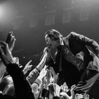Nick Cave & The Bad Seeds: Η Wild God Tour είναι μια πραγματική τελετουργία
