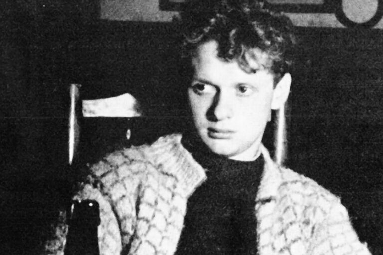  «Το πορτρέτο του καλλιτέχνη ως νεαρού σκύλου»: μία εξαιρετική εισαγωγή στον ποιητικό κόσμο του Ντύλαν Τόμας