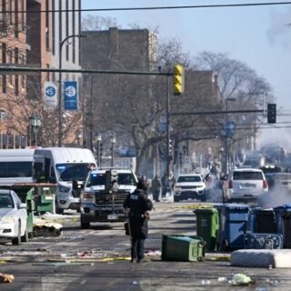 Δολοφονία Άλεξ Πρέτι : Οι γονείς του καταγγέλλουν τους «τραμπούκους» της ICE που σκότωσαν τον γιο τους και τα «αηδιαστικά ψέματα» της κυβέρνησης Ντ.Τραμπ